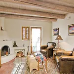 Canyon Road Cassidy Compound Three-Bedroom Holiday Home