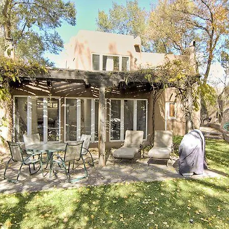 Canyon Road Cassidy Compound Three-bedroom Holiday Holiday home