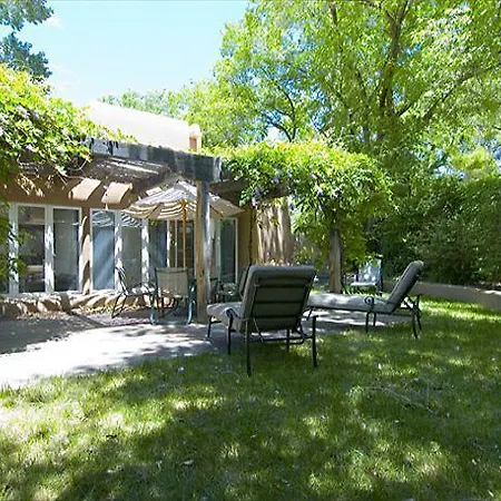 Canyon Road Cassidy Compound Three-bedroom Holiday *